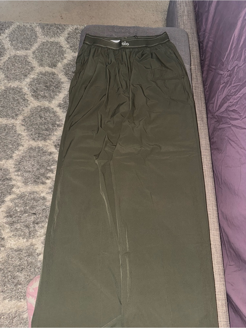 ALO Yoga Olive Relaxed Jogger Pants